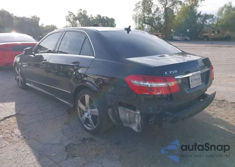 2011 Mercedes-Benz E 350 z USA, uszkodzony, nr VIN WDDHF5GBXBA403802